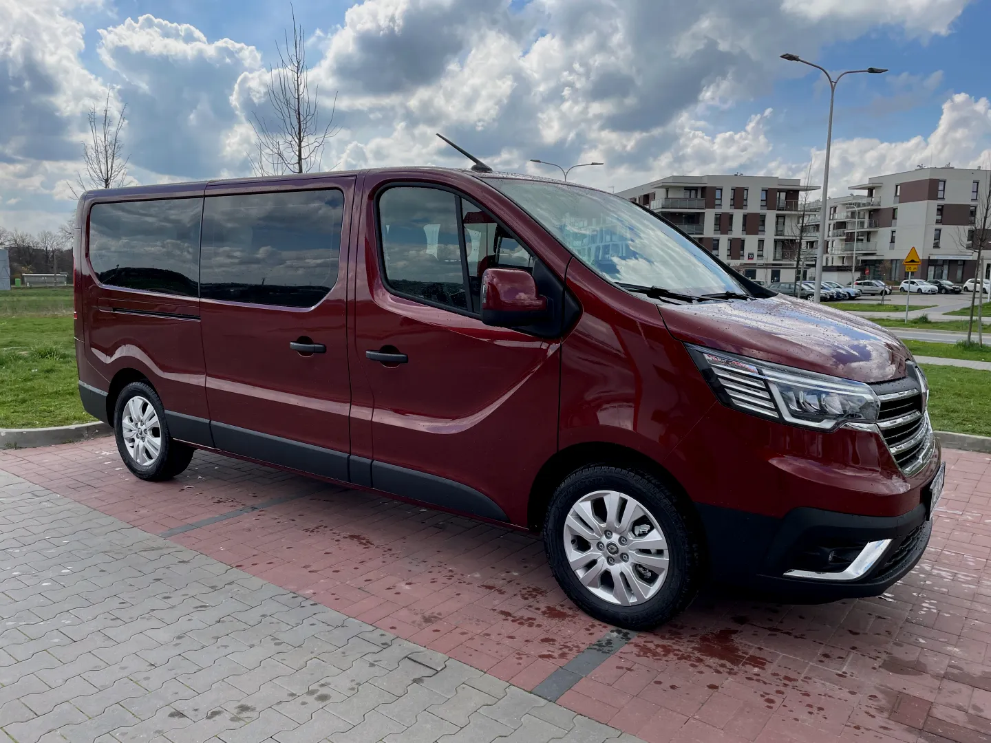 05-Renault Trafic 9 osób-Lublin-wynajem-busa-9 osób-Lublin-wynajem-busa-Lublin (9)