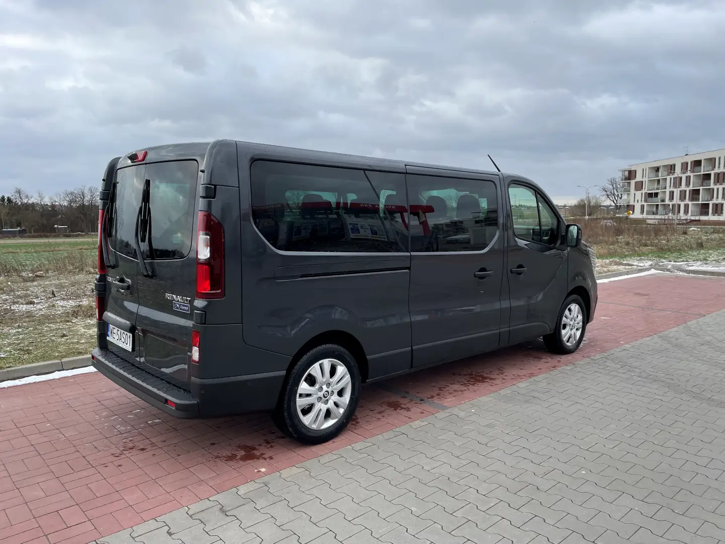 wynajem busa 9 osób Lublin-wynajem busa Lublin-wynajem busa 9 osób-Renault Trafic 9 Osób Long L2H1 2023-Auta Łukasza Lublin (5)